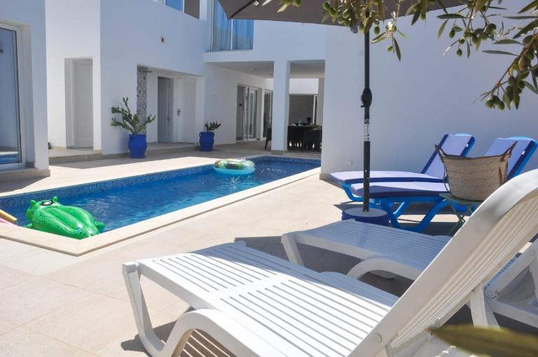 Villa Salem Maison d'architecte toute équipée & piscine - B&B Arkou
