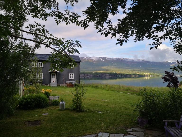 Aline's Stue B&B Utskarpen, Mo i Rana - Bed and Breakfast Fuglstad