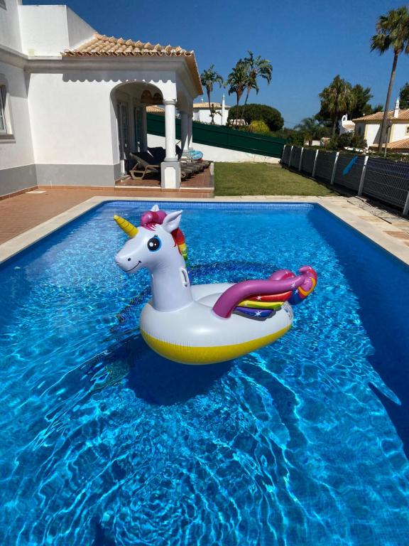 Villa Med - private pool, garden, sun all day, stunning views - Chambres d'hôtes Albufeira