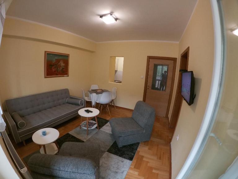 Apartman Djole - Bed and Breakfast Brzeće