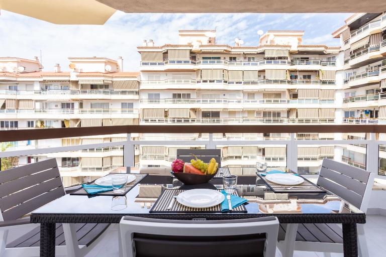 Home2Book Paradise Los Cristianos, Pool & Wifi - B&B Arona