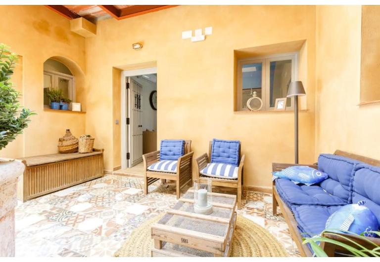 PATIO-Caleta Beach Home by Cadiz4Rentals - Bed and Breakfast Cádiz