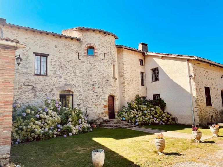 Domaine La Tour - Chambres d'hôtes Loubens