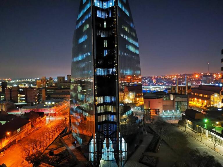1007-Stunning Studio apt with incredible Joburg views - B&B Johannesburg