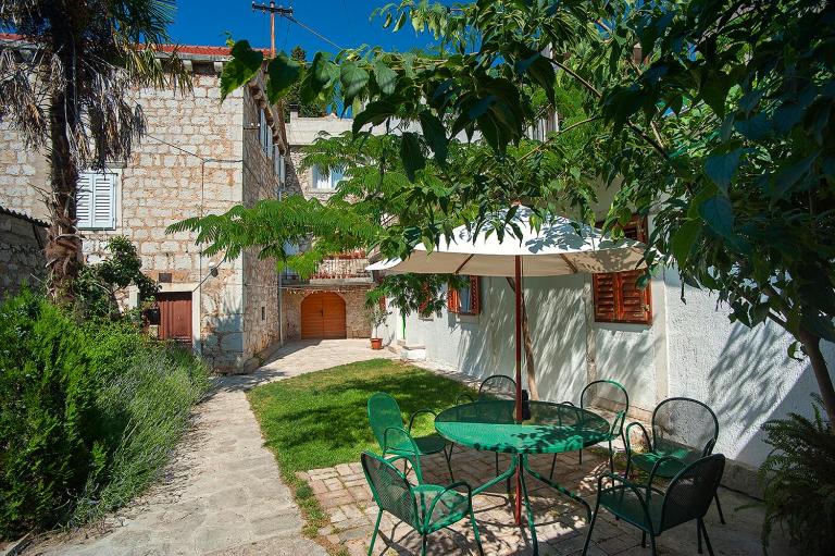 Dalmatian Garden - FREE parking - city centre - B&B Sebenico