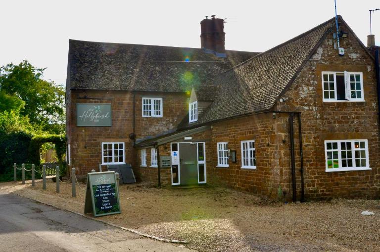 The Hollybush Inn and B&B - Chambres d'hôtes Priors Marston