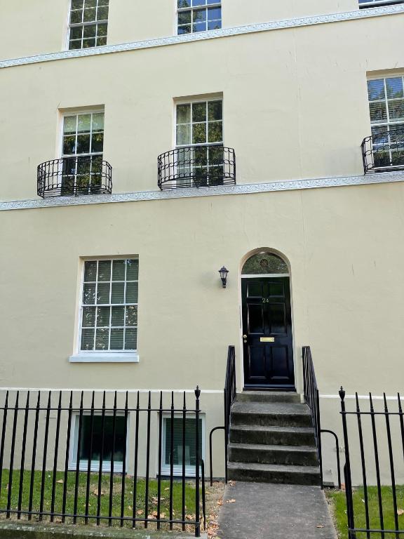 Beautiful Georgian Duplex - Chambres d'hôtes Gloucester