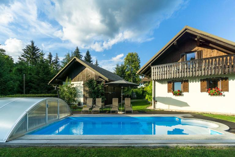 Holiday House in Nature with Pool, Pr Matažič - B&B Kamnik