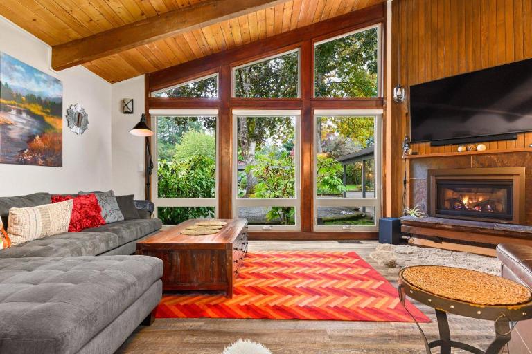 Beaverton Highlands Retreat - B&B Beaverton