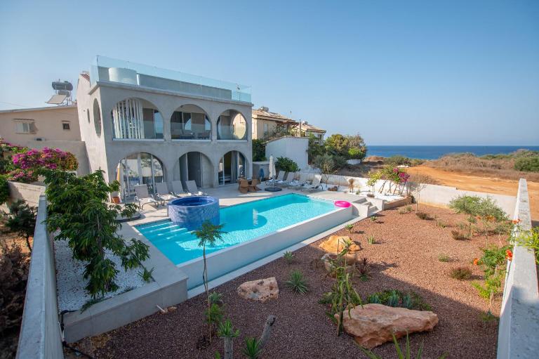 Protaras Art House Seviews - B&B Protaras