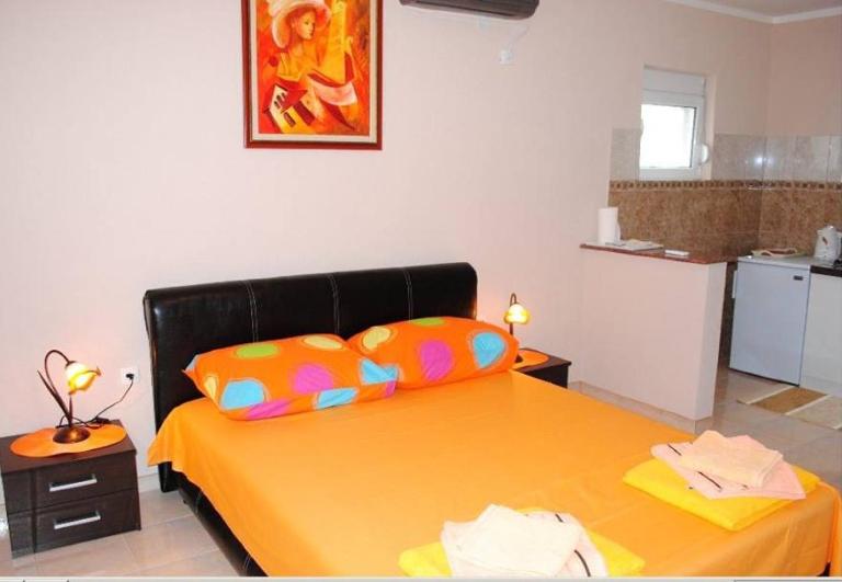 Apartments Anne - B&B Petrovac na Moru