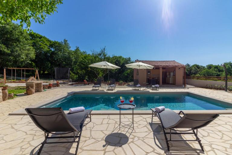 Beautiful villa Stora Kuca with private pool in Labin - Rabac - Chambres d'hôtes Krapan