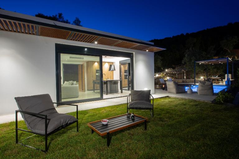 High-end Villa Faos Three - Ferienwohnung Fternón