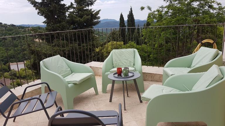 Callian: lumineux duplex avec terrasse et vue - B&B Callian