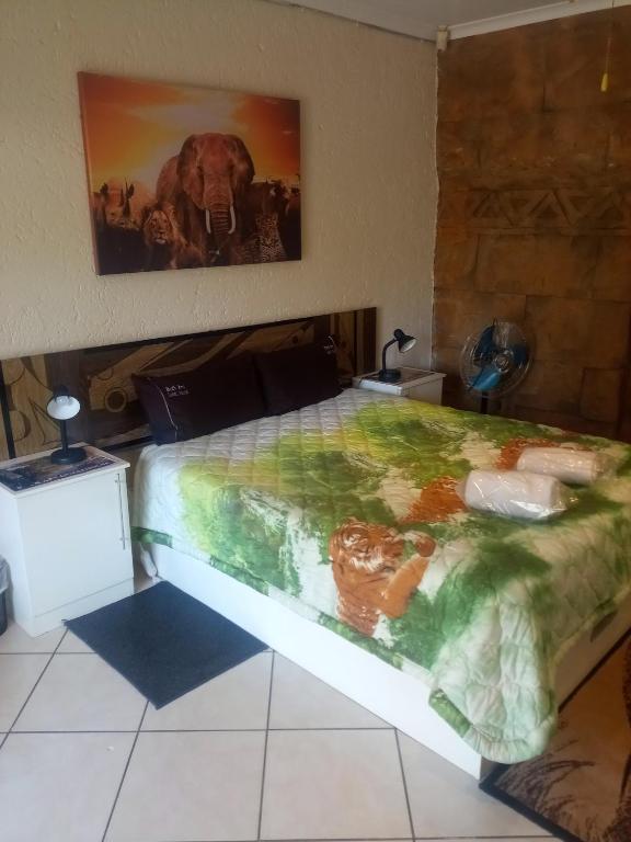Rock Art Guesthouse - B&B Emalahleni