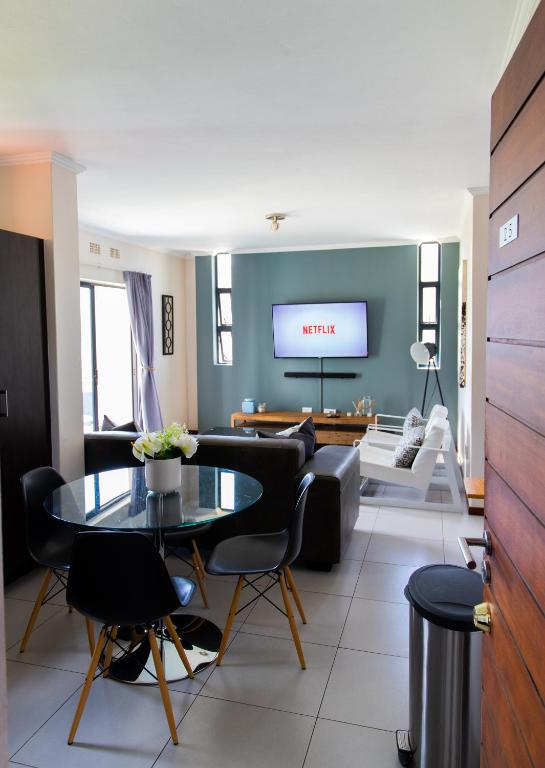 2Bedroom apartment in a secure golf estate.WIFI - B&B Roodepoort