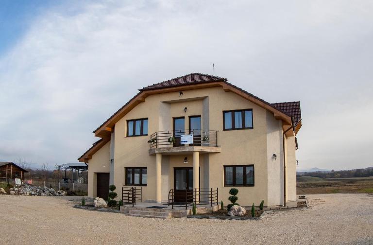 AGROPENSIUNEA LUK - Chambres d'hôtes Petreasa
