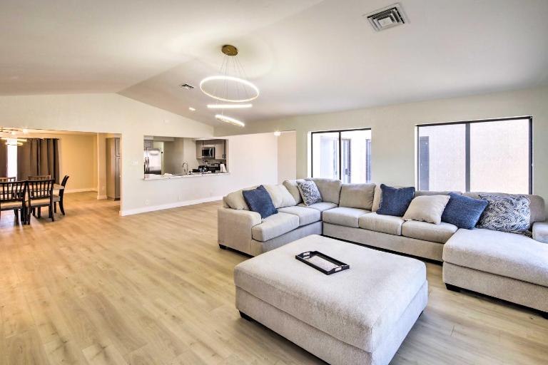 Modern Lake Havasu Retreat: Lake & Mountain Views! - B&B Lake Havasu City