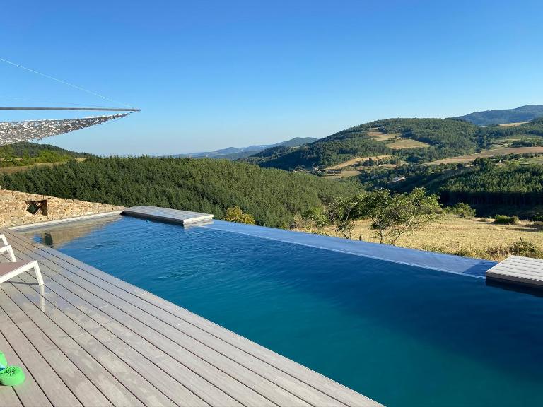 CASARIOU Les Bernards Villa Grande bâtisse 12p avec cheminée bain nordique billiard piscine - B&B Vaudevant