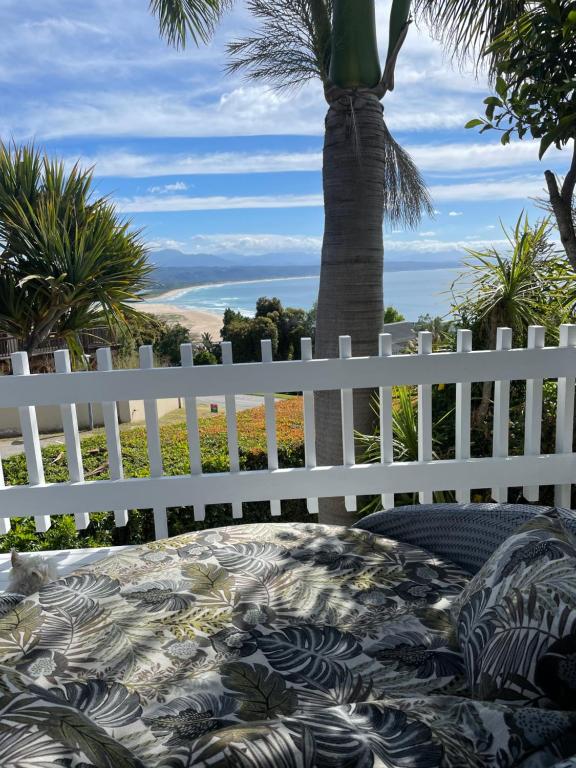 Plett Holiday Stay with Hut Tub ,Pizza Oven and Views - B&B Plettenberg Bay