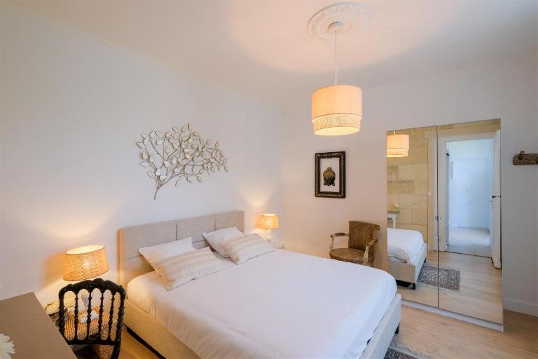Les Suites d'Aliénor-Suite Acanthe - Ferienwohnung Pessac