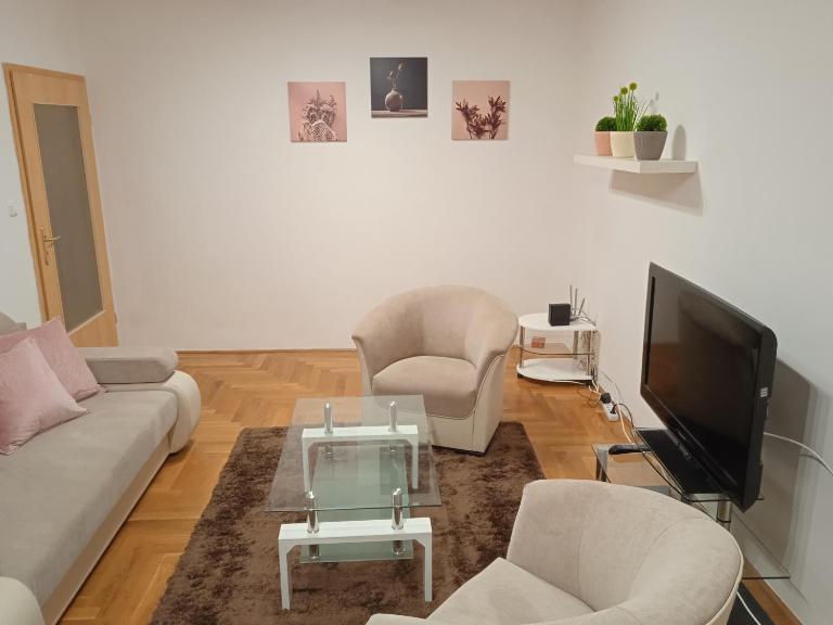 Family apartment-családias hangulat - Ferienwohnung Győr