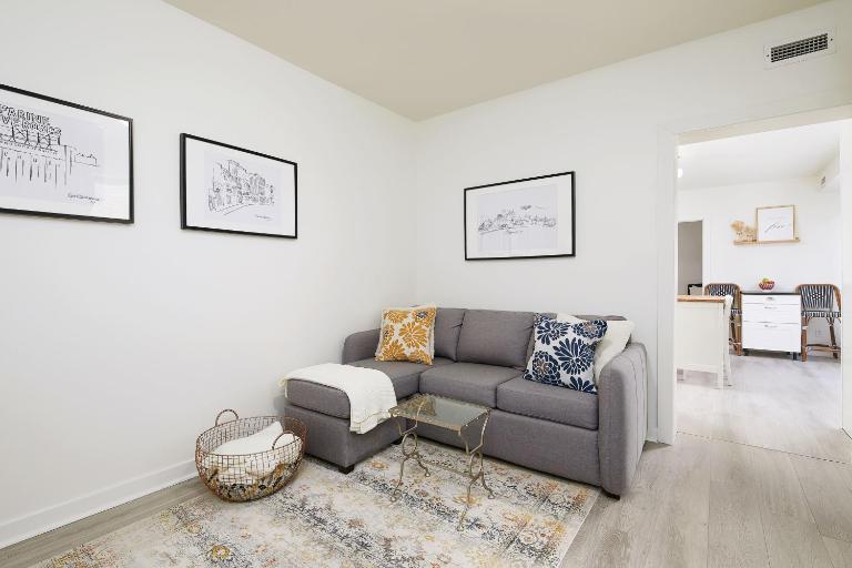 Rosemont Oasis 1BR 2BA near Metro - Ferienwohnung Montreal