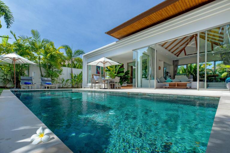 Sunny 3BR Villa with Private Pool at Bangtao Beach - Chambres d'hôtes Bang Tao Beach