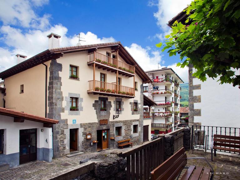 Hostal Musunzar - Chambres d'hôtes Leitza