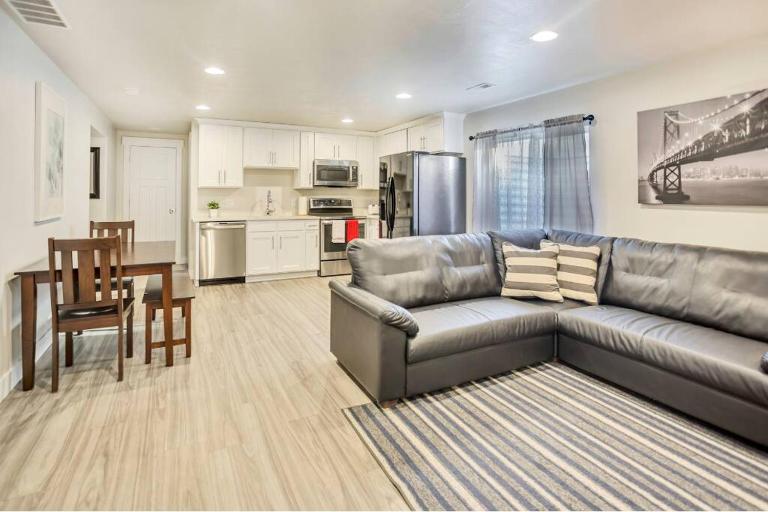 New Furnished 2Bd Apt! Great for Long Stays - B&B Vineyard