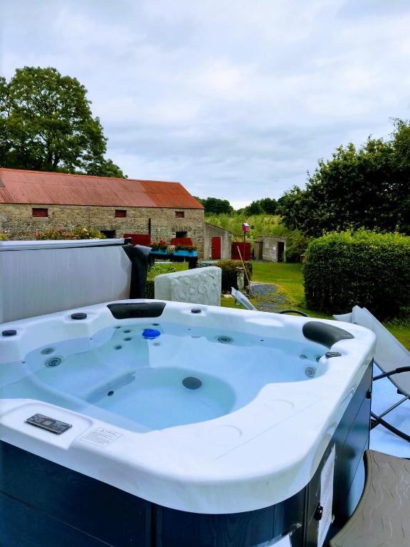 Sarahs Cottage at Pheasant Lane - B&B Clonmellon