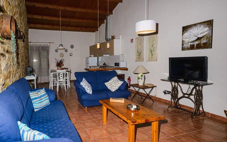 Habitour - Casa la Cenia - B&B Cervera del Maestre