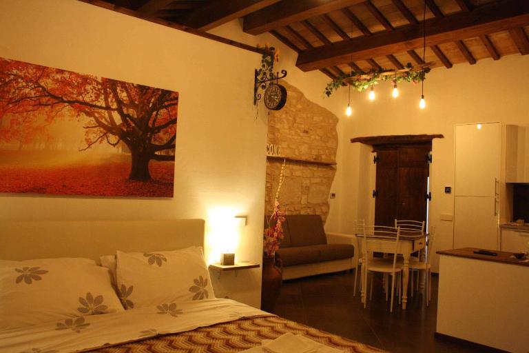 L'ALPACA DELLA ROSSA - AGRITURISMO - B&B Genga