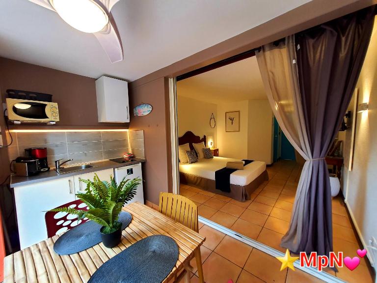 Mon Pti Nid - Havre cosy avec vue tropicale en Martinique - B&B Sainte-Anne