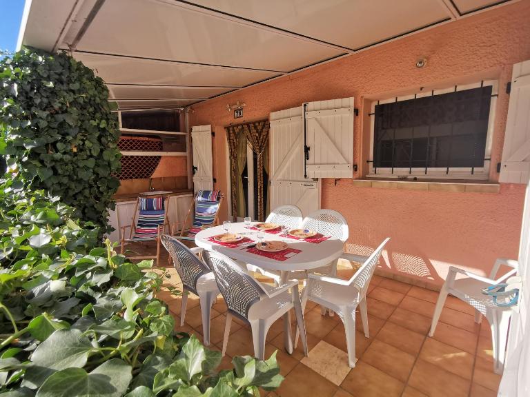 Les Lavandines -Coquette Maison de Vacances - 400 m de la plage - Grande Terrasse - 2 chambres - 2 salles de bain - Tout confort - Chambres d'hôtes Argelès-sur-Mer