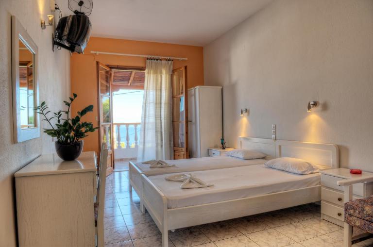 Elena Studios - Ferienwohnung Patitírion