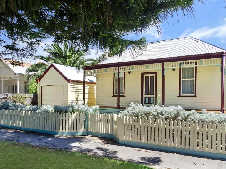 Fortuna Rose - B&B Port Fairy
