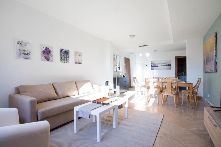 Apartamentos Villablino Arturo Soria - B&B Madrid