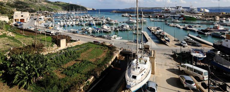 Mgarr Waterfront Cosy Apartment 2 by Ghajnsielem Gozo - B&B Mġarr