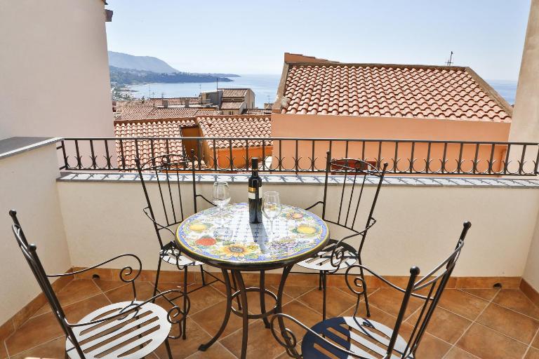 Terrazza della Rocca (by Vacation Service) - Ferienwohnung Cefalù