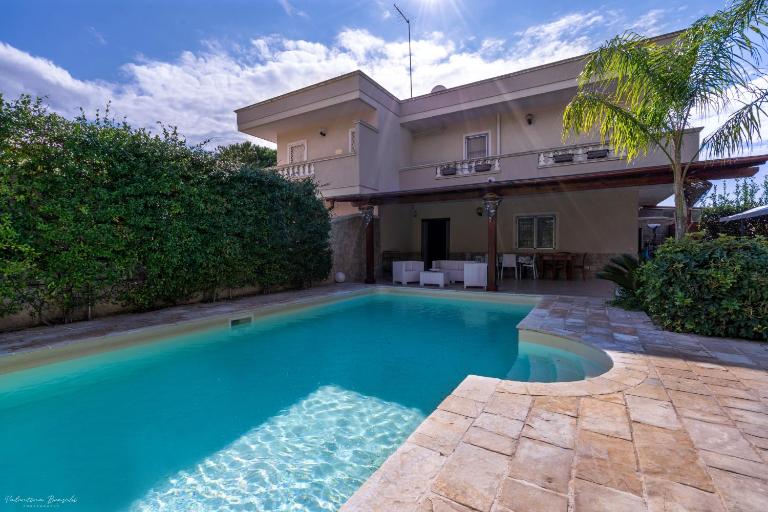 YCH-Villa ANGELINA IN PUGLIA A POCHI PASSI DAL MARE - B&B Pulsano