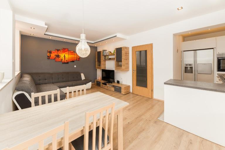 Apartma Jelendol - Ferienwohnung Trzic