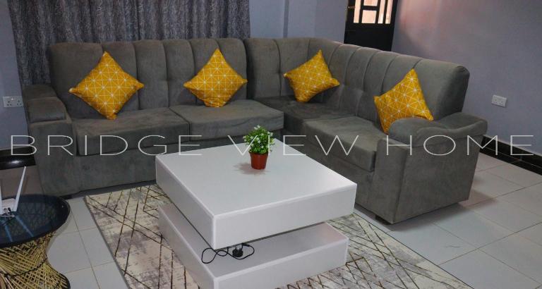 Starnest Home's Naivasha - Bridge View Aprt - B&B Naivasha