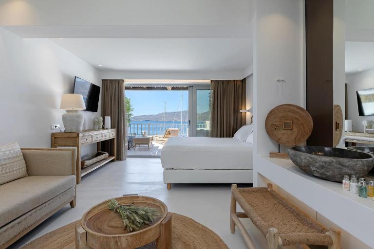 Boho Sapiens Marina - Royal Suite, Adamas Port - Bed and Breakfast Adámas