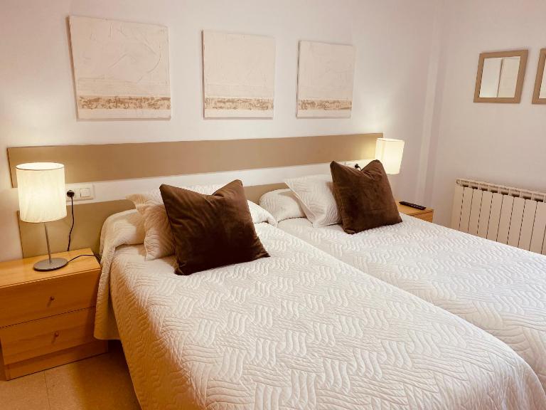 Apartamentos Alcañiz, Blanca - Bed and Breakfast Alcañiz