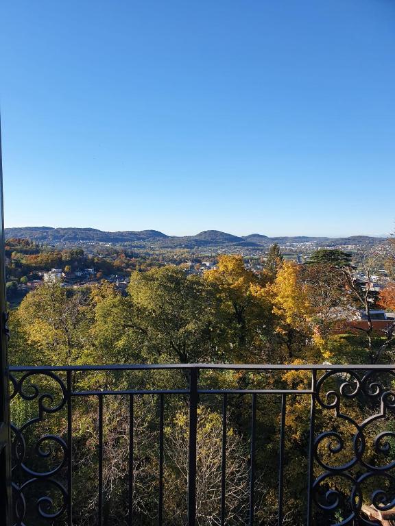 Salorino Apartments by Quokka 360 - Quiet Escape with Panoramic Nature Views - B&B Mendrisio