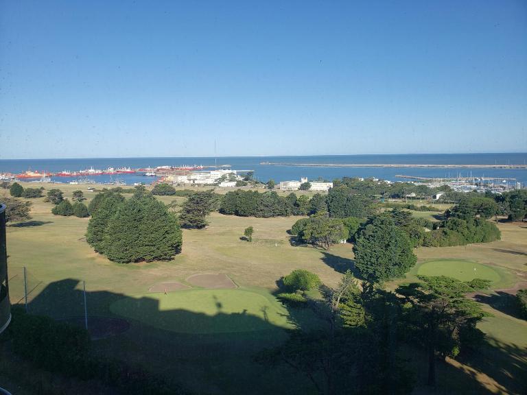 Depto luminoso y amplio Playa Grande Alem Golf - Chambres d'hôtes Mar del Plata
