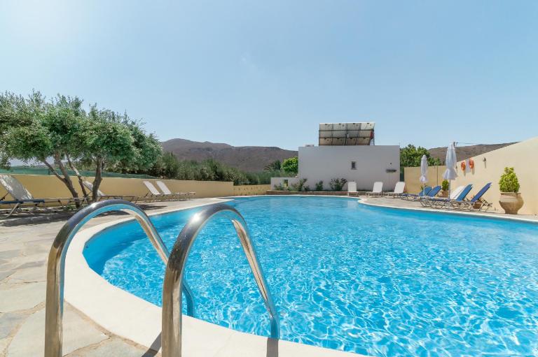 Rousolakos Pool Apartments - Bed and Breakfast Palekastro