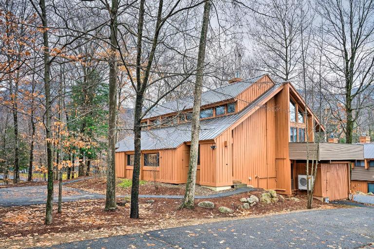 Village of Loon Condo in Lincoln w/ Pool Access - Ferienwohnung Lincoln
