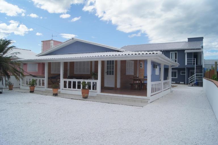 Casa com 4 quartos à 200 m da praia c/ churrasqueira - B&B Palhoça